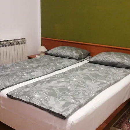 Martinuzzi شقة روفينج